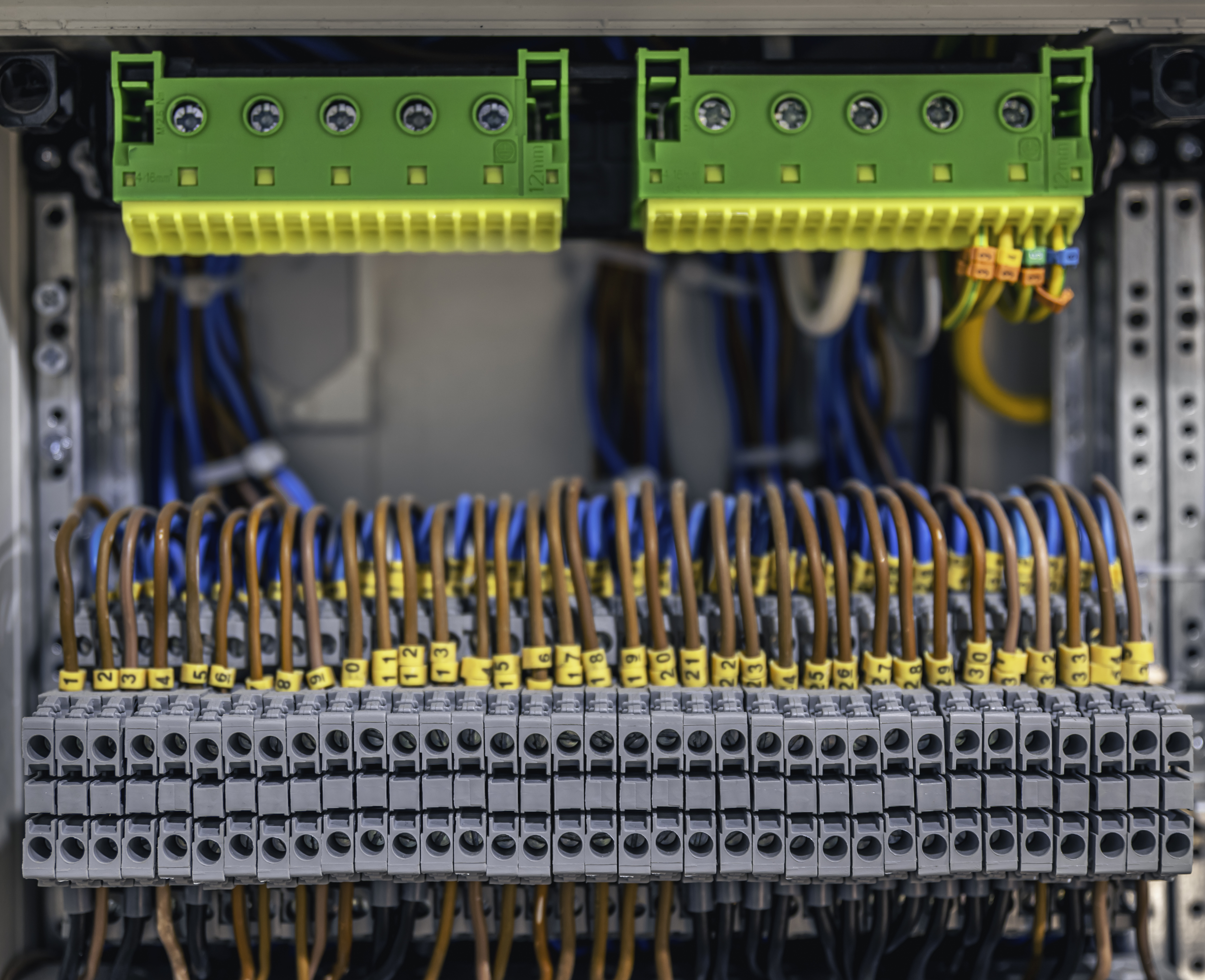 AEIK Structured Cabling & Fiber — copper and fiber backbone infrastructure