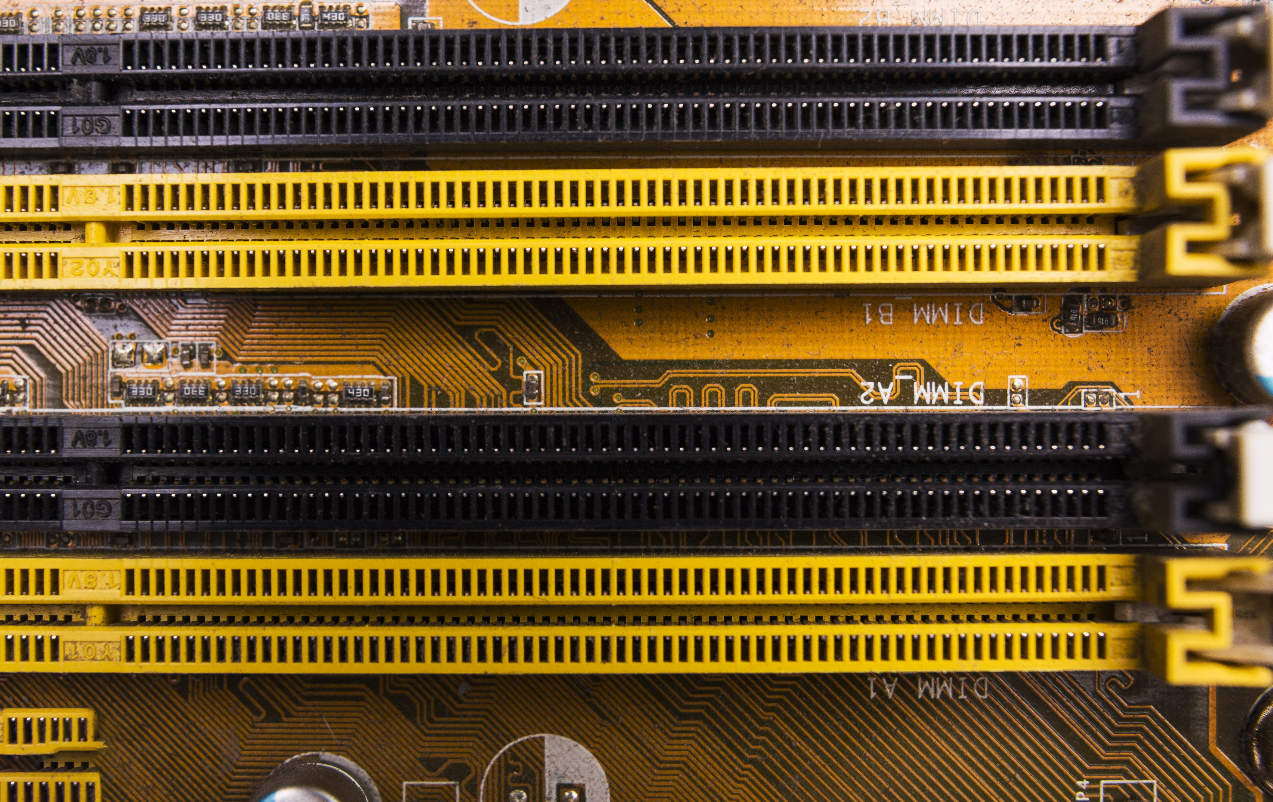 AEIK Data Center Solutions — UPS, cooling and white-space facility infrastructure